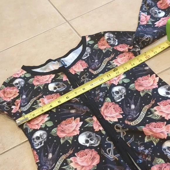 Floral Skull Print Women's Top - Picture 4 of 4